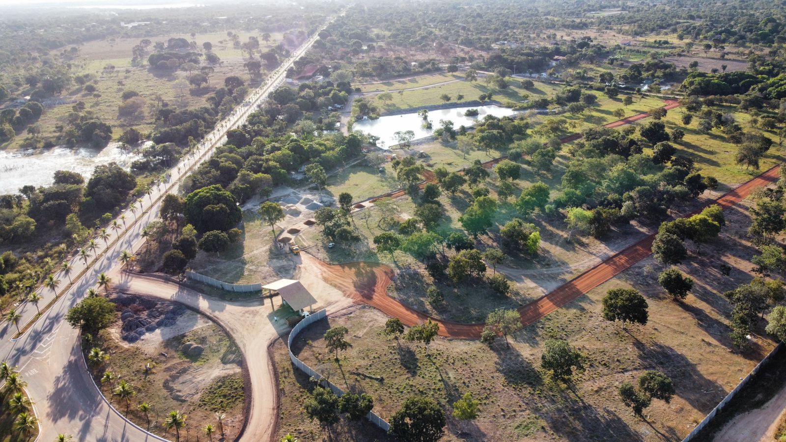 Vista aérea do Veredas do Araguaia no início da implantação da infraestrutura